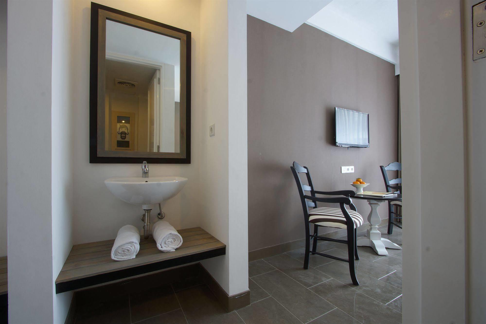 7 Bidadari Boutique Hotel Seminyak Zewnętrze zdjęcie